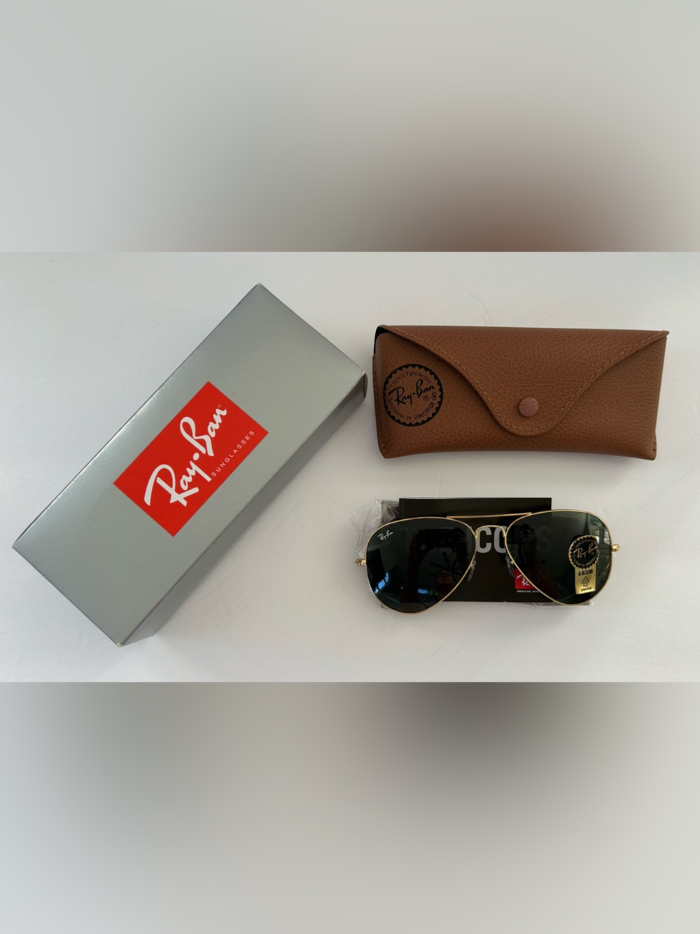 Ray-Ban Classic Aviator Gold Frame Sunglasses with Grey Lenses